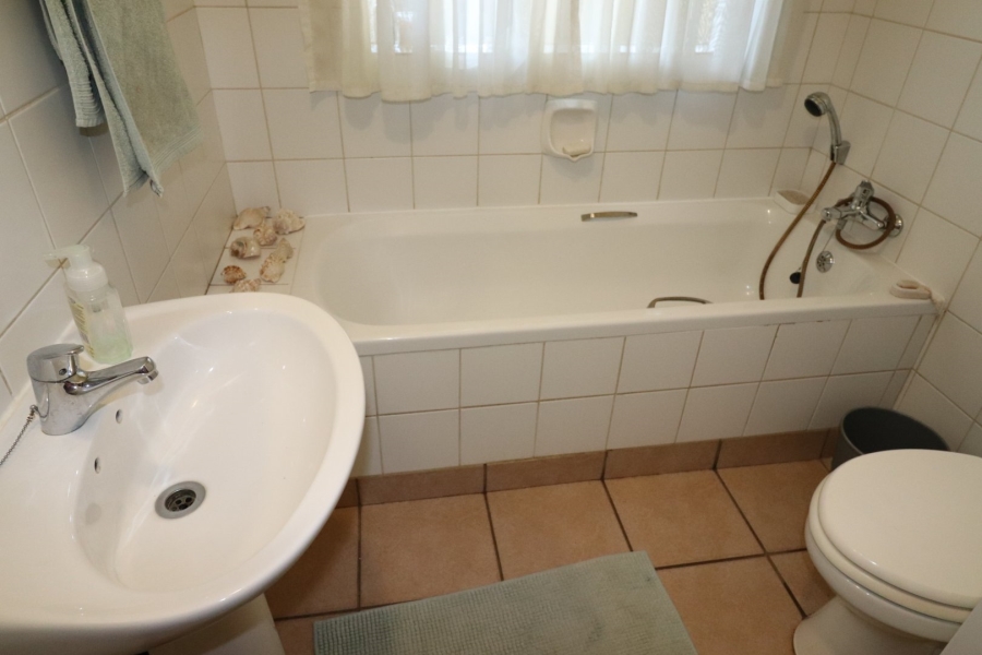 2 Bedroom Property for Sale in Langenhovenpark Free State